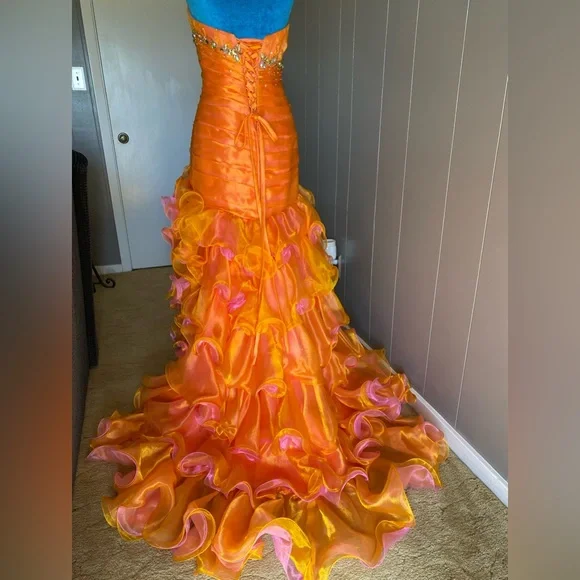 TIFFANY DESIGN DRESS. - Picture 14 of 15